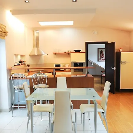 Appartamento 2 Private Floor 3bdr 1 Sofa Bed 8 Guests *