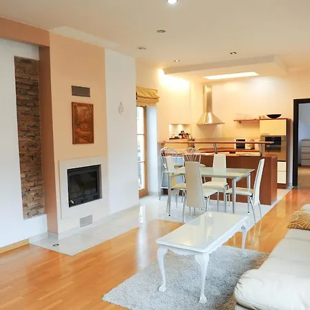 Appartamento 2 Private Floor 3bdr 1 Sofa Bed 8 Guests