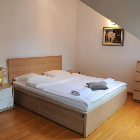 2 Private Floor 3bdr 1 Sofa Bed 8 Guests Appartamento Vilnius