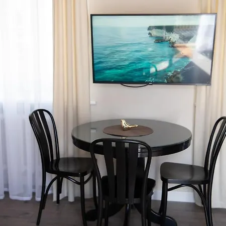 2 Private Floor 3bdr 1 Sofa Bed 8 Guests
